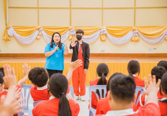 ภาพกิจกรรม   คณะวิทยาศาสตร์และเทคโนโลยี มหาวิทยาลัยราชภัฏกำแพงเพชร ร่วมกับโรงเรียนกำแพงเพชรพิทยาคม จัดโครงการค่ายวิทยาศาสตร์นักเรียนห้องเรียนพิเศษ