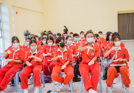 ภาพกิจกรรม   คณะวิทยาศาสตร์และเทคโนโลยี มหาวิทยาลัยราชภัฏกำแพงเพชร ร่วมกับโรงเรียนกำแพงเพชรพิทยาคม จัดโครงการค่ายวิทยาศาสตร์นักเรียนห้องเรียนพิเศษ