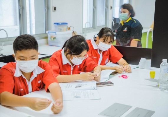 ภาพกิจกรรม   คณะวิทยาศาสตร์และเทคโนโลยี มหาวิทยาลัยราชภัฏกำแพงเพชร ร่วมกับโรงเรียนกำแพงเพชรพิทยาคม จัดโครงการค่ายวิทยาศาสตร์นักเรียนห้องเรียนพิเศษ