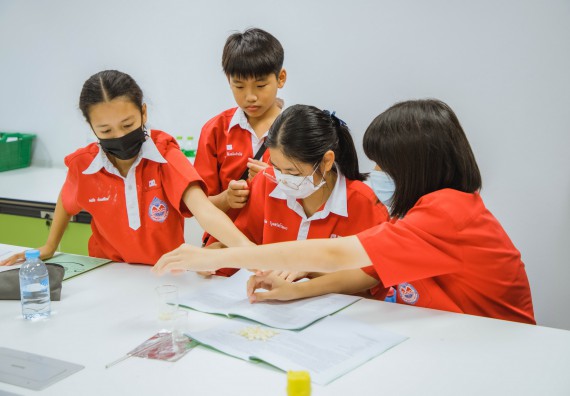 ภาพกิจกรรม   คณะวิทยาศาสตร์และเทคโนโลยี มหาวิทยาลัยราชภัฏกำแพงเพชร ร่วมกับโรงเรียนกำแพงเพชรพิทยาคม จัดโครงการค่ายวิทยาศาสตร์นักเรียนห้องเรียนพิเศษ