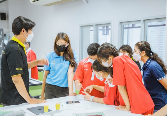 ภาพกิจกรรม   คณะวิทยาศาสตร์และเทคโนโลยี มหาวิทยาลัยราชภัฏกำแพงเพชร ร่วมกับโรงเรียนกำแพงเพชรพิทยาคม จัดโครงการค่ายวิทยาศาสตร์นักเรียนห้องเรียนพิเศษ