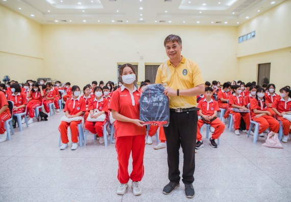 ภาพกิจกรรม   คณะวิทยาศาสตร์และเทคโนโลยี มหาวิทยาลัยราชภัฏกำแพงเพชร ร่วมกับโรงเรียนกำแพงเพชรพิทยาคม จัดโครงการค่ายวิทยาศาสตร์นักเรียนห้องเรียนพิเศษ