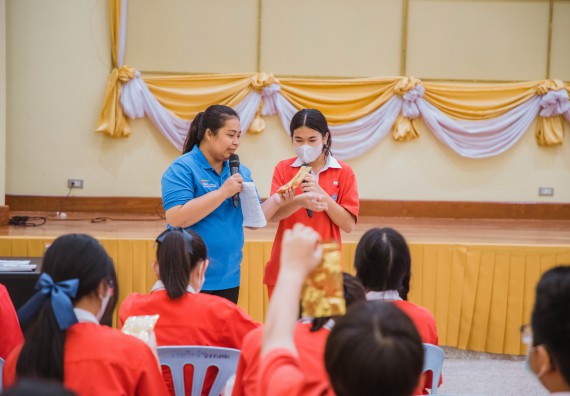 ภาพกิจกรรม   คณะวิทยาศาสตร์และเทคโนโลยี มหาวิทยาลัยราชภัฏกำแพงเพชร ร่วมกับโรงเรียนกำแพงเพชรพิทยาคม จัดโครงการค่ายวิทยาศาสตร์นักเรียนห้องเรียนพิเศษ