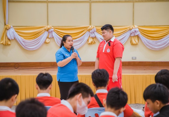 ภาพกิจกรรม   คณะวิทยาศาสตร์และเทคโนโลยี มหาวิทยาลัยราชภัฏกำแพงเพชร ร่วมกับโรงเรียนกำแพงเพชรพิทยาคม จัดโครงการค่ายวิทยาศาสตร์นักเรียนห้องเรียนพิเศษ