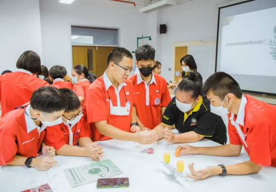 ภาพกิจกรรม   คณะวิทยาศาสตร์และเทคโนโลยี มหาวิทยาลัยราชภัฏกำแพงเพชร ร่วมกับโรงเรียนกำแพงเพชรพิทยาคม จัดโครงการค่ายวิทยาศาสตร์นักเรียนห้องเรียนพิเศษ