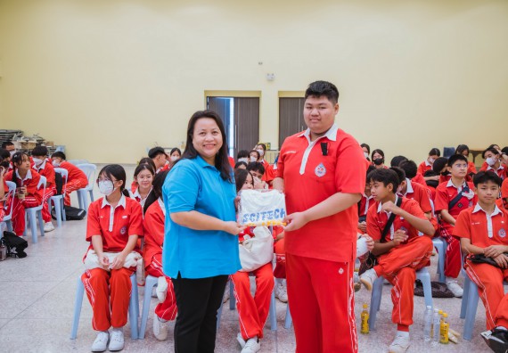 ภาพกิจกรรม   คณะวิทยาศาสตร์และเทคโนโลยี มหาวิทยาลัยราชภัฏกำแพงเพชร ร่วมกับโรงเรียนกำแพงเพชรพิทยาคม จัดโครงการค่ายวิทยาศาสตร์นักเรียนห้องเรียนพิเศษ