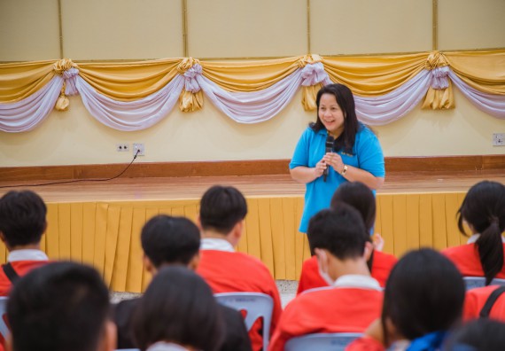 ภาพกิจกรรม   คณะวิทยาศาสตร์และเทคโนโลยี มหาวิทยาลัยราชภัฏกำแพงเพชร ร่วมกับโรงเรียนกำแพงเพชรพิทยาคม จัดโครงการค่ายวิทยาศาสตร์นักเรียนห้องเรียนพิเศษ