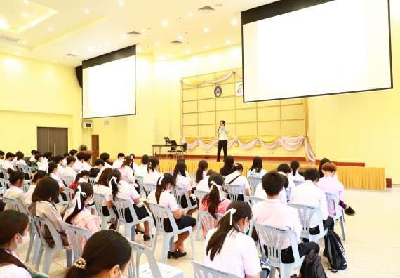 ภาพกิจกรรม  โปรแกรมวิชาวิทยาศาสตร์สิ่งแวดล้อม จัดโครงการอบรมเชิงปฏิบัติการความรู้ความเข้าใจเกี่ยวกับพลังงานไฟฟ้า