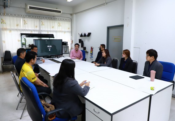 ภาพกิจกรรม  ศูนย์ส่งเสริมและตรวจสอบการผลิตตามมาตรฐานความปลอดภัยทางอาหาร คณะวิทยาศาสตร์และเทคโนโลยี  ต้อนรับการเข้าศึกษาดูงานจาก คณะทำงานของศูนย์วิทยาศาสตร์  มหาวิทยาลัยราชภัฏพิบูลสงคราม 