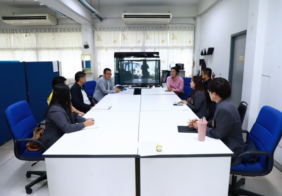 ภาพกิจกรรม  ศูนย์ส่งเสริมและตรวจสอบการผลิตตามมาตรฐานความปลอดภัยทางอาหาร คณะวิทยาศาสตร์และเทคโนโลยี  ต้อนรับการเข้าศึกษาดูงานจาก คณะทำงานของศูนย์วิทยาศาสตร์  มหาวิทยาลัยราชภัฏพิบูลสงคราม 