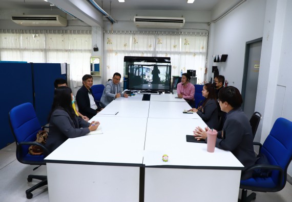 ภาพกิจกรรม  ศูนย์ส่งเสริมและตรวจสอบการผลิตตามมาตรฐานความปลอดภัยทางอาหาร คณะวิทยาศาสตร์และเทคโนโลยี  ต้อนรับการเข้าศึกษาดูงานจาก คณะทำงานของศูนย์วิทยาศาสตร์  มหาวิทยาลัยราชภัฏพิบูลสงคราม 