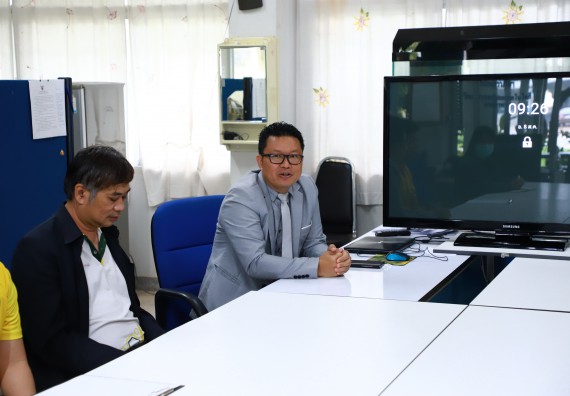 ภาพกิจกรรม  ศูนย์ส่งเสริมและตรวจสอบการผลิตตามมาตรฐานความปลอดภัยทางอาหาร คณะวิทยาศาสตร์และเทคโนโลยี  ต้อนรับการเข้าศึกษาดูงานจาก คณะทำงานของศูนย์วิทยาศาสตร์  มหาวิทยาลัยราชภัฏพิบูลสงคราม 