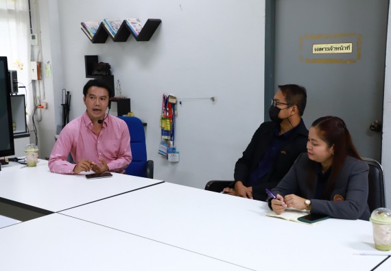 ภาพกิจกรรม  ศูนย์ส่งเสริมและตรวจสอบการผลิตตามมาตรฐานความปลอดภัยทางอาหาร คณะวิทยาศาสตร์และเทคโนโลยี  ต้อนรับการเข้าศึกษาดูงานจาก คณะทำงานของศูนย์วิทยาศาสตร์  มหาวิทยาลัยราชภัฏพิบูลสงคราม 