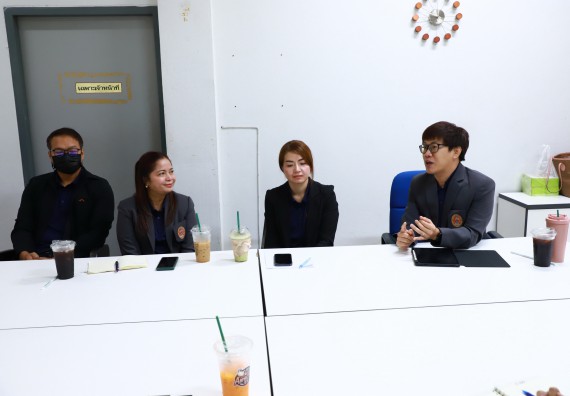 ภาพกิจกรรม  ศูนย์ส่งเสริมและตรวจสอบการผลิตตามมาตรฐานความปลอดภัยทางอาหาร คณะวิทยาศาสตร์และเทคโนโลยี  ต้อนรับการเข้าศึกษาดูงานจาก คณะทำงานของศูนย์วิทยาศาสตร์  มหาวิทยาลัยราชภัฏพิบูลสงคราม 