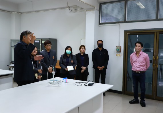 ภาพกิจกรรม  ศูนย์ส่งเสริมและตรวจสอบการผลิตตามมาตรฐานความปลอดภัยทางอาหาร คณะวิทยาศาสตร์และเทคโนโลยี  ต้อนรับการเข้าศึกษาดูงานจาก คณะทำงานของศูนย์วิทยาศาสตร์  มหาวิทยาลัยราชภัฏพิบูลสงคราม 