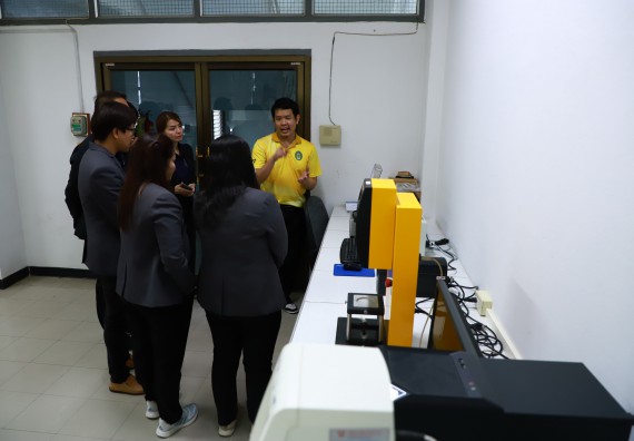 ภาพกิจกรรม  ศูนย์ส่งเสริมและตรวจสอบการผลิตตามมาตรฐานความปลอดภัยทางอาหาร คณะวิทยาศาสตร์และเทคโนโลยี  ต้อนรับการเข้าศึกษาดูงานจาก คณะทำงานของศูนย์วิทยาศาสตร์  มหาวิทยาลัยราชภัฏพิบูลสงคราม 