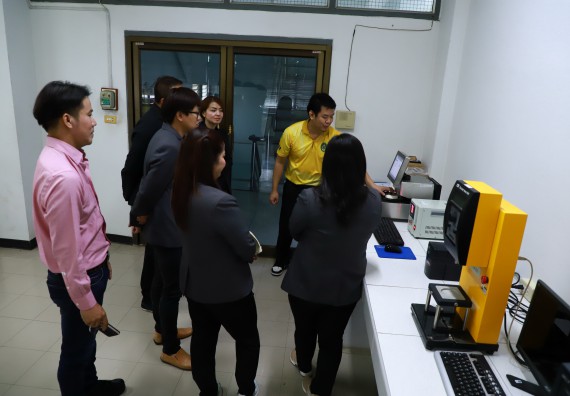 ภาพกิจกรรม  ศูนย์ส่งเสริมและตรวจสอบการผลิตตามมาตรฐานความปลอดภัยทางอาหาร คณะวิทยาศาสตร์และเทคโนโลยี  ต้อนรับการเข้าศึกษาดูงานจาก คณะทำงานของศูนย์วิทยาศาสตร์  มหาวิทยาลัยราชภัฏพิบูลสงคราม 