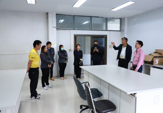 ภาพกิจกรรม  ศูนย์ส่งเสริมและตรวจสอบการผลิตตามมาตรฐานความปลอดภัยทางอาหาร คณะวิทยาศาสตร์และเทคโนโลยี  ต้อนรับการเข้าศึกษาดูงานจาก คณะทำงานของศูนย์วิทยาศาสตร์  มหาวิทยาลัยราชภัฏพิบูลสงคราม 