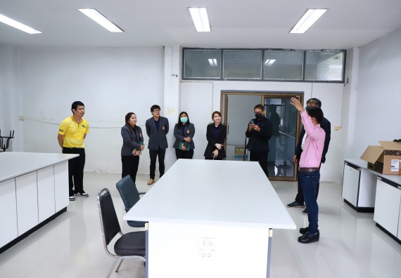 ภาพกิจกรรม  ศูนย์ส่งเสริมและตรวจสอบการผลิตตามมาตรฐานความปลอดภัยทางอาหาร คณะวิทยาศาสตร์และเทคโนโลยี  ต้อนรับการเข้าศึกษาดูงานจาก คณะทำงานของศูนย์วิทยาศาสตร์  มหาวิทยาลัยราชภัฏพิบูลสงคราม 