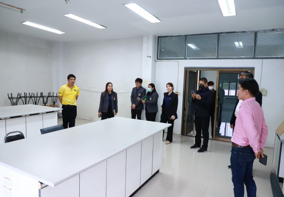 ภาพกิจกรรม  ศูนย์ส่งเสริมและตรวจสอบการผลิตตามมาตรฐานความปลอดภัยทางอาหาร คณะวิทยาศาสตร์และเทคโนโลยี  ต้อนรับการเข้าศึกษาดูงานจาก คณะทำงานของศูนย์วิทยาศาสตร์  มหาวิทยาลัยราชภัฏพิบูลสงคราม 