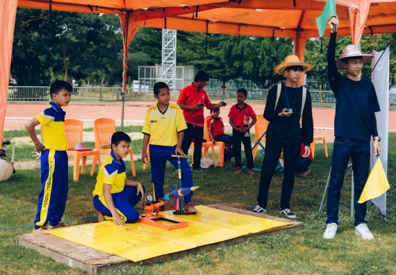 ภาพกิจกรรม  คณะวิทยาศาสตร์และเทคโนโลยี จัดการแข่งขันจรวดขวดน้ำ ระดับประถมศึกษา มัธยมศึกษาตอนต้น มัธยมศึกษาตอนปลาย งานสัปดาห์วิทยาศาสตร์แห่งชาติ ส่วนภูมิภาค ประจำปี 2566