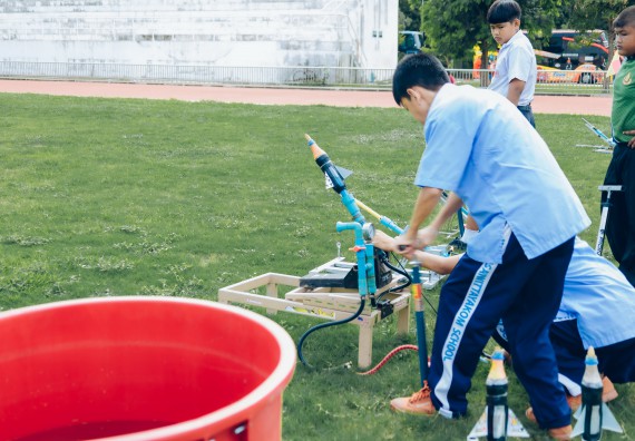 ภาพกิจกรรม  คณะวิทยาศาสตร์และเทคโนโลยี จัดการแข่งขันจรวดขวดน้ำ ระดับประถมศึกษา มัธยมศึกษาตอนต้น มัธยมศึกษาตอนปลาย งานสัปดาห์วิทยาศาสตร์แห่งชาติ ส่วนภูมิภาค ประจำปี 2566