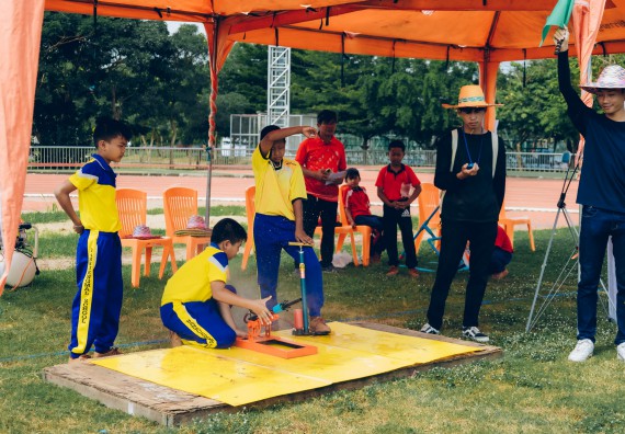 ภาพกิจกรรม  คณะวิทยาศาสตร์และเทคโนโลยี จัดการแข่งขันจรวดขวดน้ำ ระดับประถมศึกษา มัธยมศึกษาตอนต้น มัธยมศึกษาตอนปลาย งานสัปดาห์วิทยาศาสตร์แห่งชาติ ส่วนภูมิภาค ประจำปี 2566