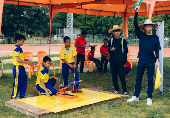 ภาพกิจกรรม  คณะวิทยาศาสตร์และเทคโนโลยี จัดการแข่งขันจรวดขวดน้ำ ระดับประถมศึกษา มัธยมศึกษาตอนต้น มัธยมศึกษาตอนปลาย งานสัปดาห์วิทยาศาสตร์แห่งชาติ ส่วนภูมิภาค ประจำปี 2566