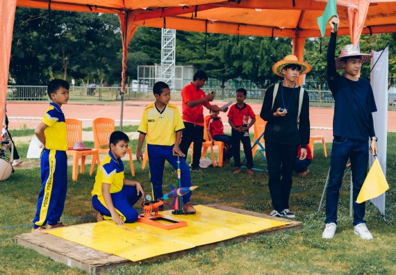 ภาพกิจกรรม  คณะวิทยาศาสตร์และเทคโนโลยี จัดการแข่งขันจรวดขวดน้ำ ระดับประถมศึกษา มัธยมศึกษาตอนต้น มัธยมศึกษาตอนปลาย งานสัปดาห์วิทยาศาสตร์แห่งชาติ ส่วนภูมิภาค ประจำปี 2566
