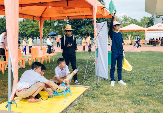 ภาพกิจกรรม  คณะวิทยาศาสตร์และเทคโนโลยี จัดการแข่งขันจรวดขวดน้ำ ระดับประถมศึกษา มัธยมศึกษาตอนต้น มัธยมศึกษาตอนปลาย งานสัปดาห์วิทยาศาสตร์แห่งชาติ ส่วนภูมิภาค ประจำปี 2566