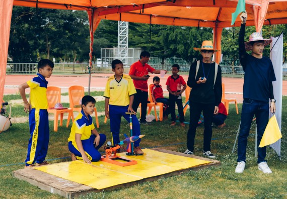 ภาพกิจกรรม  คณะวิทยาศาสตร์และเทคโนโลยี จัดการแข่งขันจรวดขวดน้ำ ระดับประถมศึกษา มัธยมศึกษาตอนต้น มัธยมศึกษาตอนปลาย งานสัปดาห์วิทยาศาสตร์แห่งชาติ ส่วนภูมิภาค ประจำปี 2566