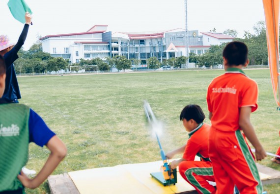 ภาพกิจกรรม  คณะวิทยาศาสตร์และเทคโนโลยี จัดการแข่งขันจรวดขวดน้ำ ระดับประถมศึกษา มัธยมศึกษาตอนต้น มัธยมศึกษาตอนปลาย งานสัปดาห์วิทยาศาสตร์แห่งชาติ ส่วนภูมิภาค ประจำปี 2566