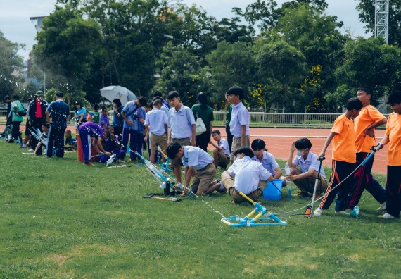 ภาพกิจกรรม  คณะวิทยาศาสตร์และเทคโนโลยี จัดการแข่งขันจรวดขวดน้ำ ระดับประถมศึกษา มัธยมศึกษาตอนต้น มัธยมศึกษาตอนปลาย งานสัปดาห์วิทยาศาสตร์แห่งชาติ ส่วนภูมิภาค ประจำปี 2566
