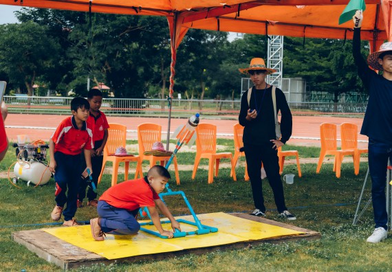 ภาพกิจกรรม  คณะวิทยาศาสตร์และเทคโนโลยี จัดการแข่งขันจรวดขวดน้ำ ระดับประถมศึกษา มัธยมศึกษาตอนต้น มัธยมศึกษาตอนปลาย งานสัปดาห์วิทยาศาสตร์แห่งชาติ ส่วนภูมิภาค ประจำปี 2566