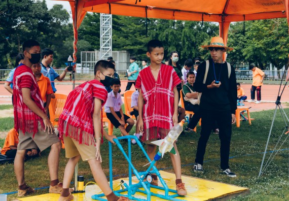 ภาพกิจกรรม  คณะวิทยาศาสตร์และเทคโนโลยี จัดการแข่งขันจรวดขวดน้ำ ระดับประถมศึกษา มัธยมศึกษาตอนต้น มัธยมศึกษาตอนปลาย งานสัปดาห์วิทยาศาสตร์แห่งชาติ ส่วนภูมิภาค ประจำปี 2566