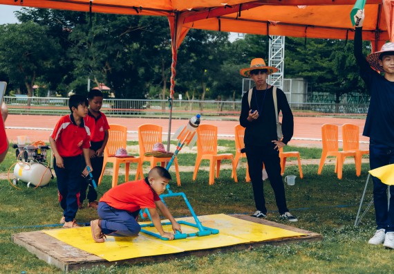 ภาพกิจกรรม  คณะวิทยาศาสตร์และเทคโนโลยี จัดการแข่งขันจรวดขวดน้ำ ระดับประถมศึกษา มัธยมศึกษาตอนต้น มัธยมศึกษาตอนปลาย งานสัปดาห์วิทยาศาสตร์แห่งชาติ ส่วนภูมิภาค ประจำปี 2566