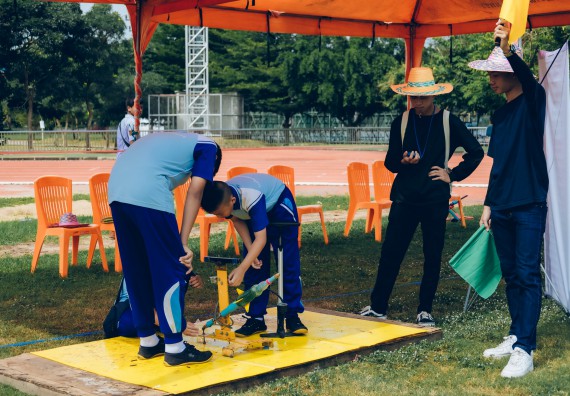 ภาพกิจกรรม  คณะวิทยาศาสตร์และเทคโนโลยี จัดการแข่งขันจรวดขวดน้ำ ระดับประถมศึกษา มัธยมศึกษาตอนต้น มัธยมศึกษาตอนปลาย งานสัปดาห์วิทยาศาสตร์แห่งชาติ ส่วนภูมิภาค ประจำปี 2566