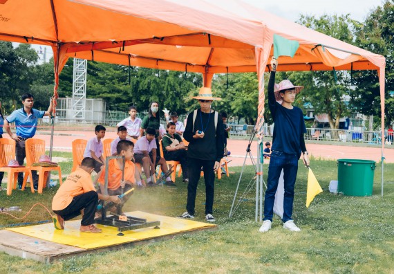 ภาพกิจกรรม  คณะวิทยาศาสตร์และเทคโนโลยี จัดการแข่งขันจรวดขวดน้ำ ระดับประถมศึกษา มัธยมศึกษาตอนต้น มัธยมศึกษาตอนปลาย งานสัปดาห์วิทยาศาสตร์แห่งชาติ ส่วนภูมิภาค ประจำปี 2566