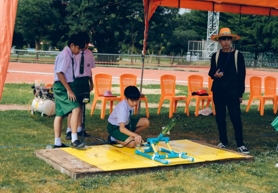 ภาพกิจกรรม  คณะวิทยาศาสตร์และเทคโนโลยี จัดการแข่งขันจรวดขวดน้ำ ระดับประถมศึกษา มัธยมศึกษาตอนต้น มัธยมศึกษาตอนปลาย งานสัปดาห์วิทยาศาสตร์แห่งชาติ ส่วนภูมิภาค ประจำปี 2566