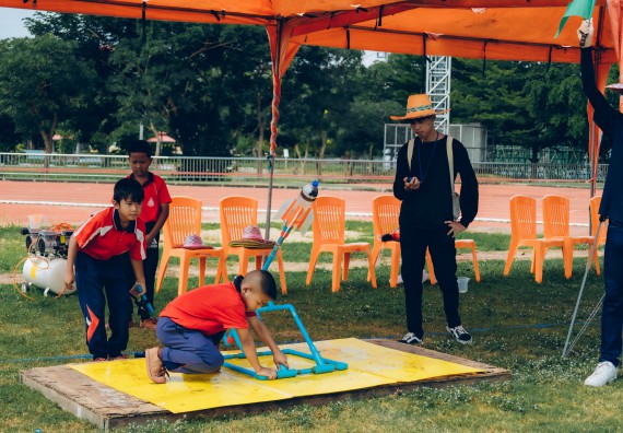 ภาพกิจกรรม  คณะวิทยาศาสตร์และเทคโนโลยี จัดการแข่งขันจรวดขวดน้ำ ระดับประถมศึกษา มัธยมศึกษาตอนต้น มัธยมศึกษาตอนปลาย งานสัปดาห์วิทยาศาสตร์แห่งชาติ ส่วนภูมิภาค ประจำปี 2566