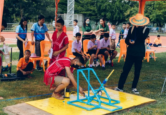 ภาพกิจกรรม  คณะวิทยาศาสตร์และเทคโนโลยี จัดการแข่งขันจรวดขวดน้ำ ระดับประถมศึกษา มัธยมศึกษาตอนต้น มัธยมศึกษาตอนปลาย งานสัปดาห์วิทยาศาสตร์แห่งชาติ ส่วนภูมิภาค ประจำปี 2566