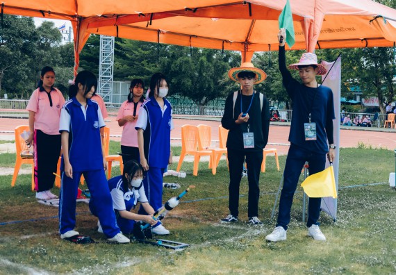 ภาพกิจกรรม  คณะวิทยาศาสตร์และเทคโนโลยี จัดการแข่งขันจรวดขวดน้ำ ระดับประถมศึกษา มัธยมศึกษาตอนต้น มัธยมศึกษาตอนปลาย งานสัปดาห์วิทยาศาสตร์แห่งชาติ ส่วนภูมิภาค ประจำปี 2566