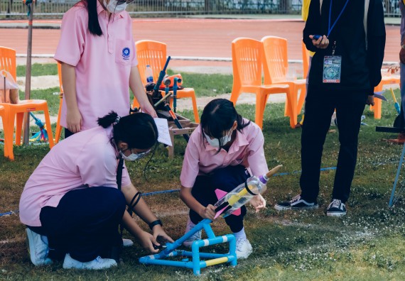 ภาพกิจกรรม  คณะวิทยาศาสตร์และเทคโนโลยี จัดการแข่งขันจรวดขวดน้ำ ระดับประถมศึกษา มัธยมศึกษาตอนต้น มัธยมศึกษาตอนปลาย งานสัปดาห์วิทยาศาสตร์แห่งชาติ ส่วนภูมิภาค ประจำปี 2566