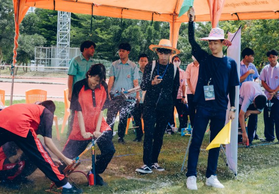 ภาพกิจกรรม  คณะวิทยาศาสตร์และเทคโนโลยี จัดการแข่งขันจรวดขวดน้ำ ระดับประถมศึกษา มัธยมศึกษาตอนต้น มัธยมศึกษาตอนปลาย งานสัปดาห์วิทยาศาสตร์แห่งชาติ ส่วนภูมิภาค ประจำปี 2566