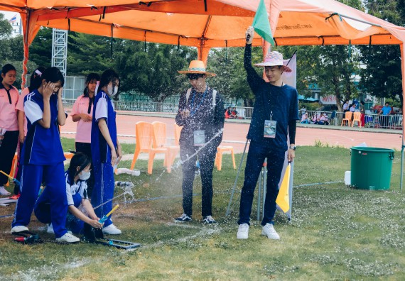 ภาพกิจกรรม  คณะวิทยาศาสตร์และเทคโนโลยี จัดการแข่งขันจรวดขวดน้ำ ระดับประถมศึกษา มัธยมศึกษาตอนต้น มัธยมศึกษาตอนปลาย งานสัปดาห์วิทยาศาสตร์แห่งชาติ ส่วนภูมิภาค ประจำปี 2566