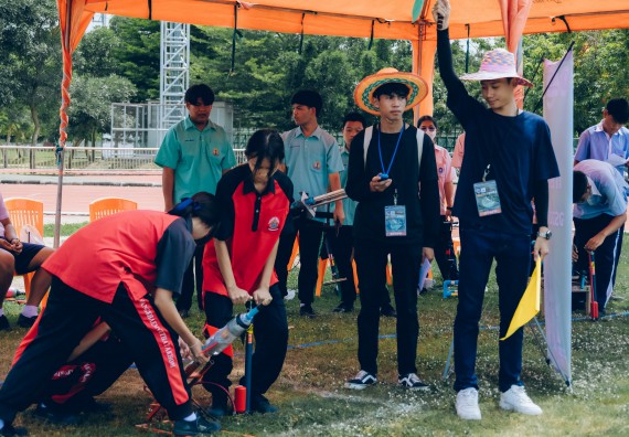 ภาพกิจกรรม  คณะวิทยาศาสตร์และเทคโนโลยี จัดการแข่งขันจรวดขวดน้ำ ระดับประถมศึกษา มัธยมศึกษาตอนต้น มัธยมศึกษาตอนปลาย งานสัปดาห์วิทยาศาสตร์แห่งชาติ ส่วนภูมิภาค ประจำปี 2566