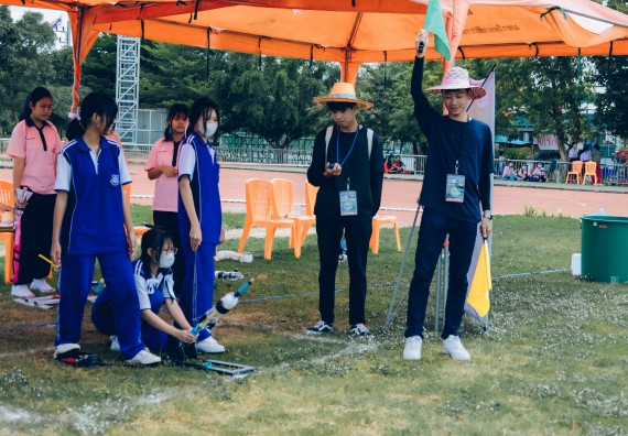 ภาพกิจกรรม  คณะวิทยาศาสตร์และเทคโนโลยี จัดการแข่งขันจรวดขวดน้ำ ระดับประถมศึกษา มัธยมศึกษาตอนต้น มัธยมศึกษาตอนปลาย งานสัปดาห์วิทยาศาสตร์แห่งชาติ ส่วนภูมิภาค ประจำปี 2566