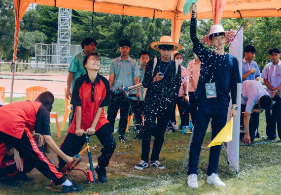 ภาพกิจกรรม  คณะวิทยาศาสตร์และเทคโนโลยี จัดการแข่งขันจรวดขวดน้ำ ระดับประถมศึกษา มัธยมศึกษาตอนต้น มัธยมศึกษาตอนปลาย งานสัปดาห์วิทยาศาสตร์แห่งชาติ ส่วนภูมิภาค ประจำปี 2566