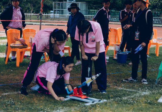 ภาพกิจกรรม  คณะวิทยาศาสตร์และเทคโนโลยี จัดการแข่งขันจรวดขวดน้ำ ระดับประถมศึกษา มัธยมศึกษาตอนต้น มัธยมศึกษาตอนปลาย งานสัปดาห์วิทยาศาสตร์แห่งชาติ ส่วนภูมิภาค ประจำปี 2566