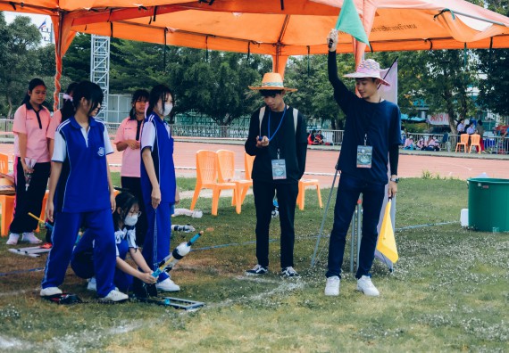 ภาพกิจกรรม  คณะวิทยาศาสตร์และเทคโนโลยี จัดการแข่งขันจรวดขวดน้ำ ระดับประถมศึกษา มัธยมศึกษาตอนต้น มัธยมศึกษาตอนปลาย งานสัปดาห์วิทยาศาสตร์แห่งชาติ ส่วนภูมิภาค ประจำปี 2566